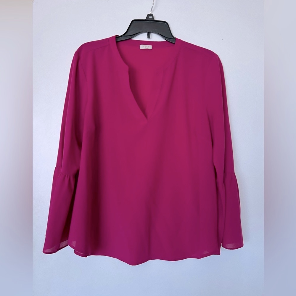 Beautiful top with bell sleeves and v neckline